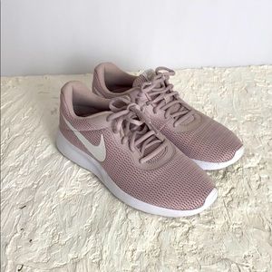 Nike Tanjun Running shoe Womens pink/beige color